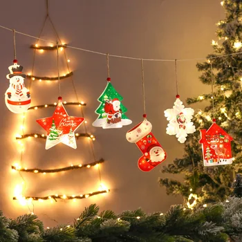 LED dekoratīvais apgaismojums sniegavīrs zeķes sniegpārslas iedegas Ziemassvētku eglītes, kulons svētku atmosfēru pogu, gaismas stīgu